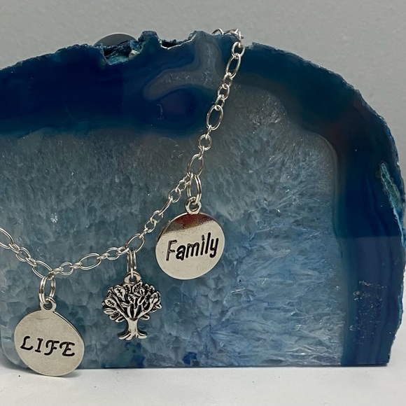 Tree of Life charm bracelet NEW!! - Picture 1 of 2